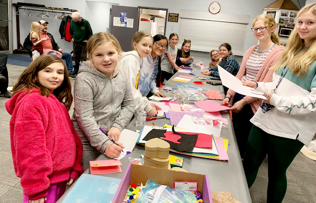 Western Reserve Rangers Make Valentines For Veterans News Sports 
